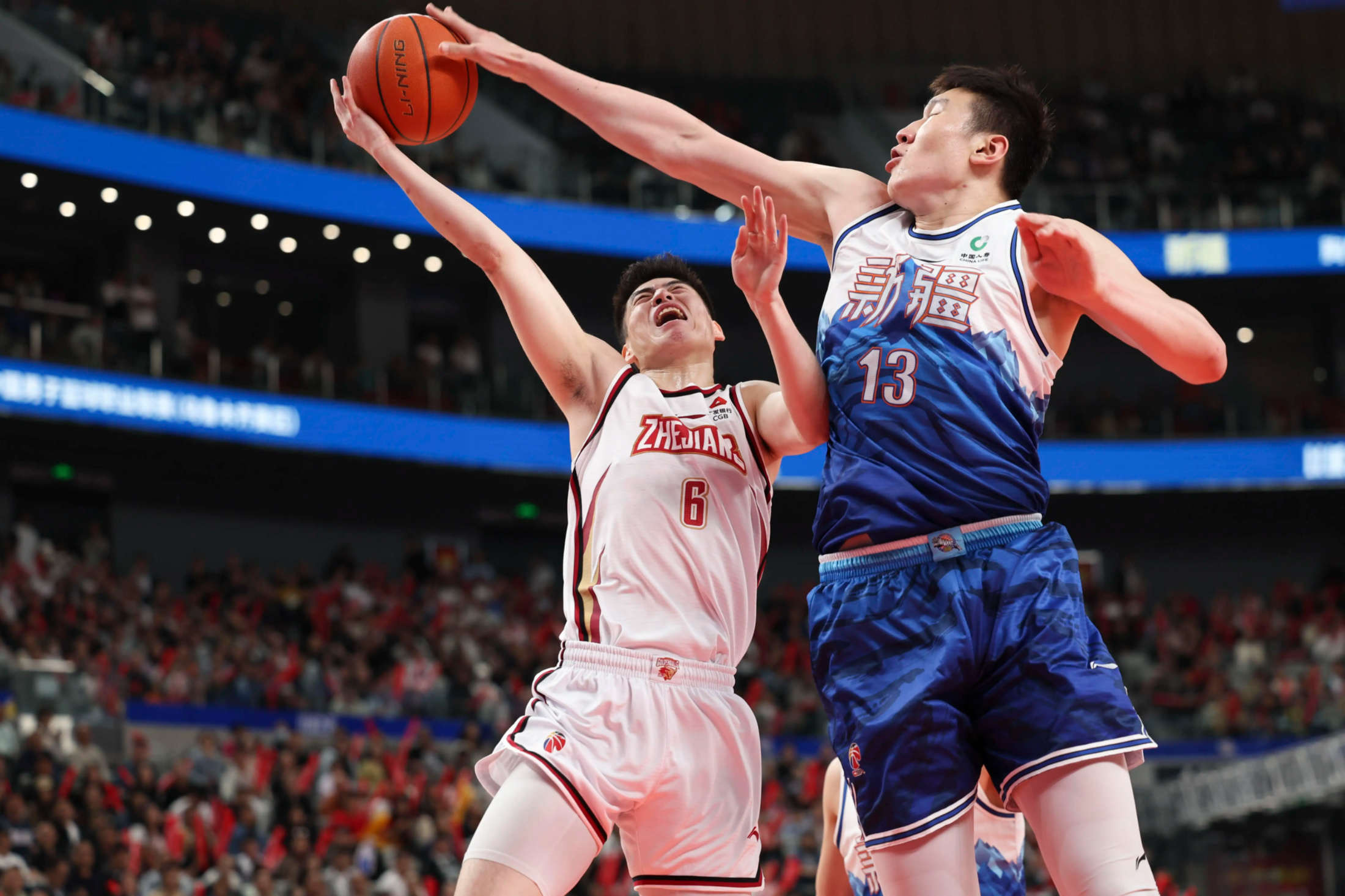 kaiyun-冲刺阶段体能课后，里尔遗憾出局备战CBA常规赛，更衣室稳定，团队化学反应显著的简单介绍