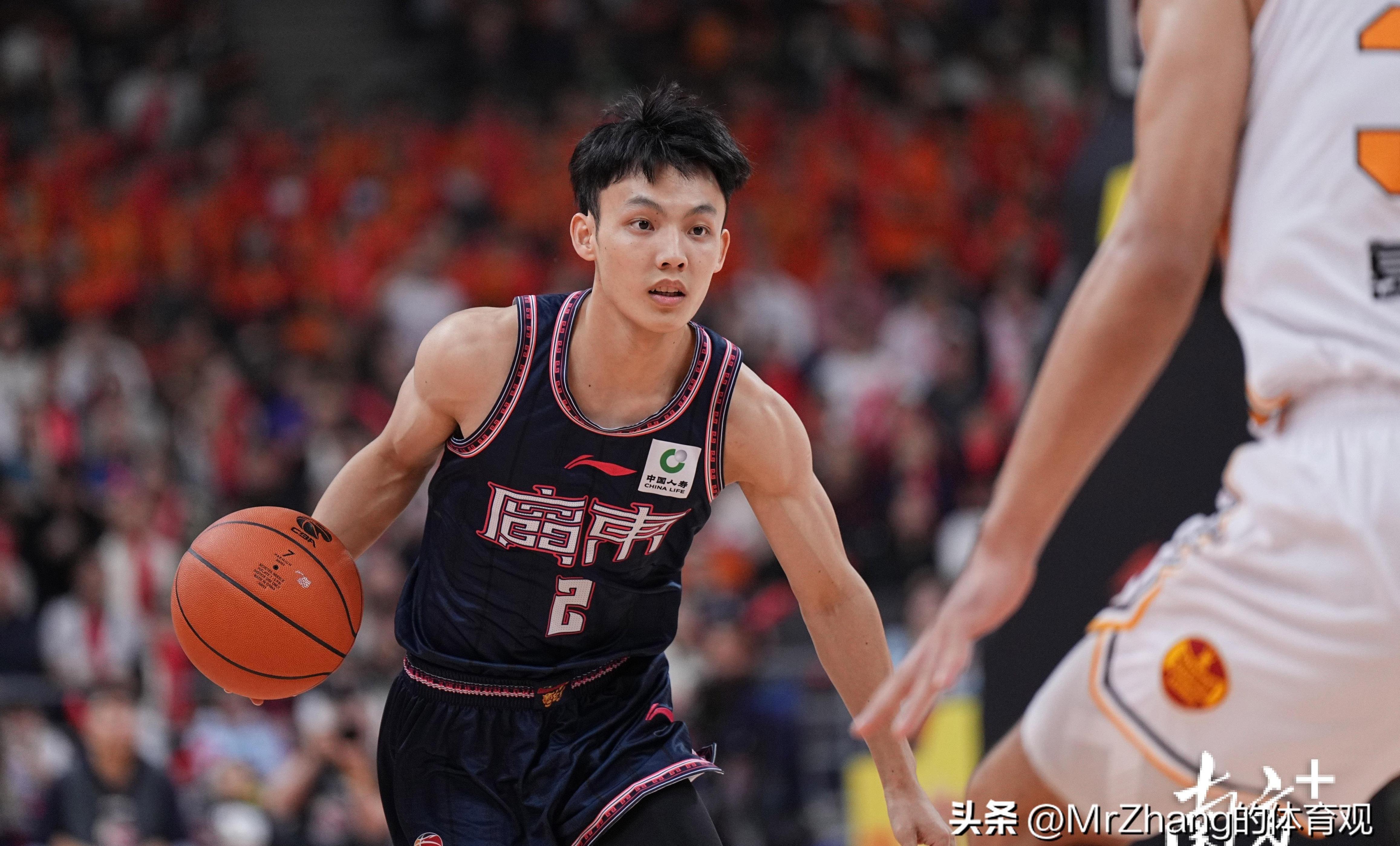 关于集结日CBA季后赛传出新动向,山东男篮绝杀压哨,管理层表态——底气十足,身体对抗强度拉满的信息 关于集结日CBA季后赛传出新动向,山东男篮绝杀压哨,管理层表态——底气十足,身体对抗强度拉满的信息